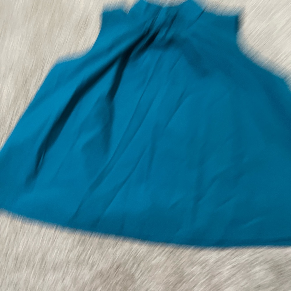 Size large women’s top